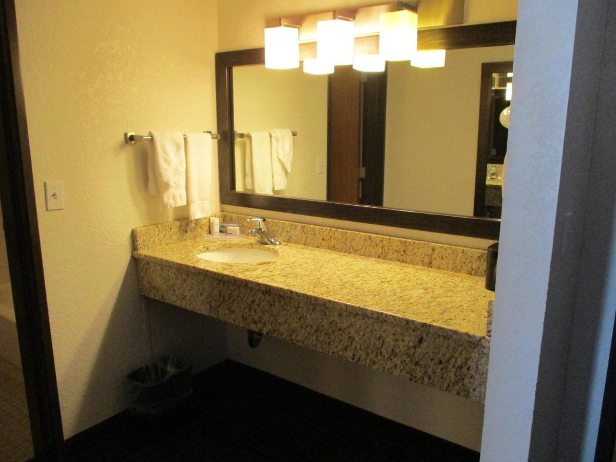 Americinn By Wyndham הייוורד מראה חיצוני תמונה