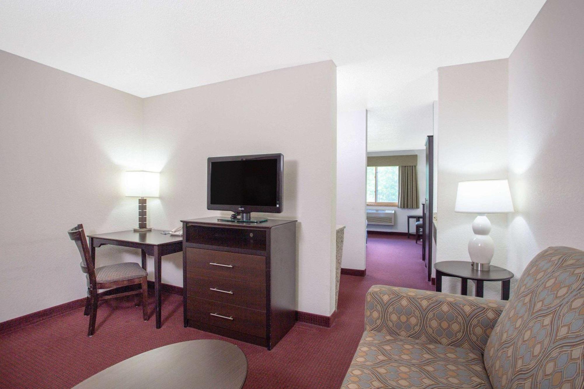 Americinn By Wyndham הייוורד מראה חיצוני תמונה